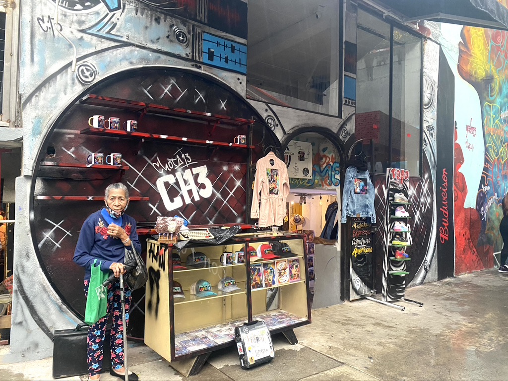 Interesting Facts About Colombia South America: Color Coffee & Culture